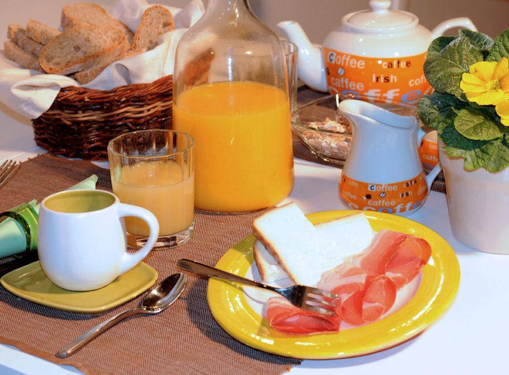 لوكا At Home Bed And Breakfast المظهر الخارجي الصورة
