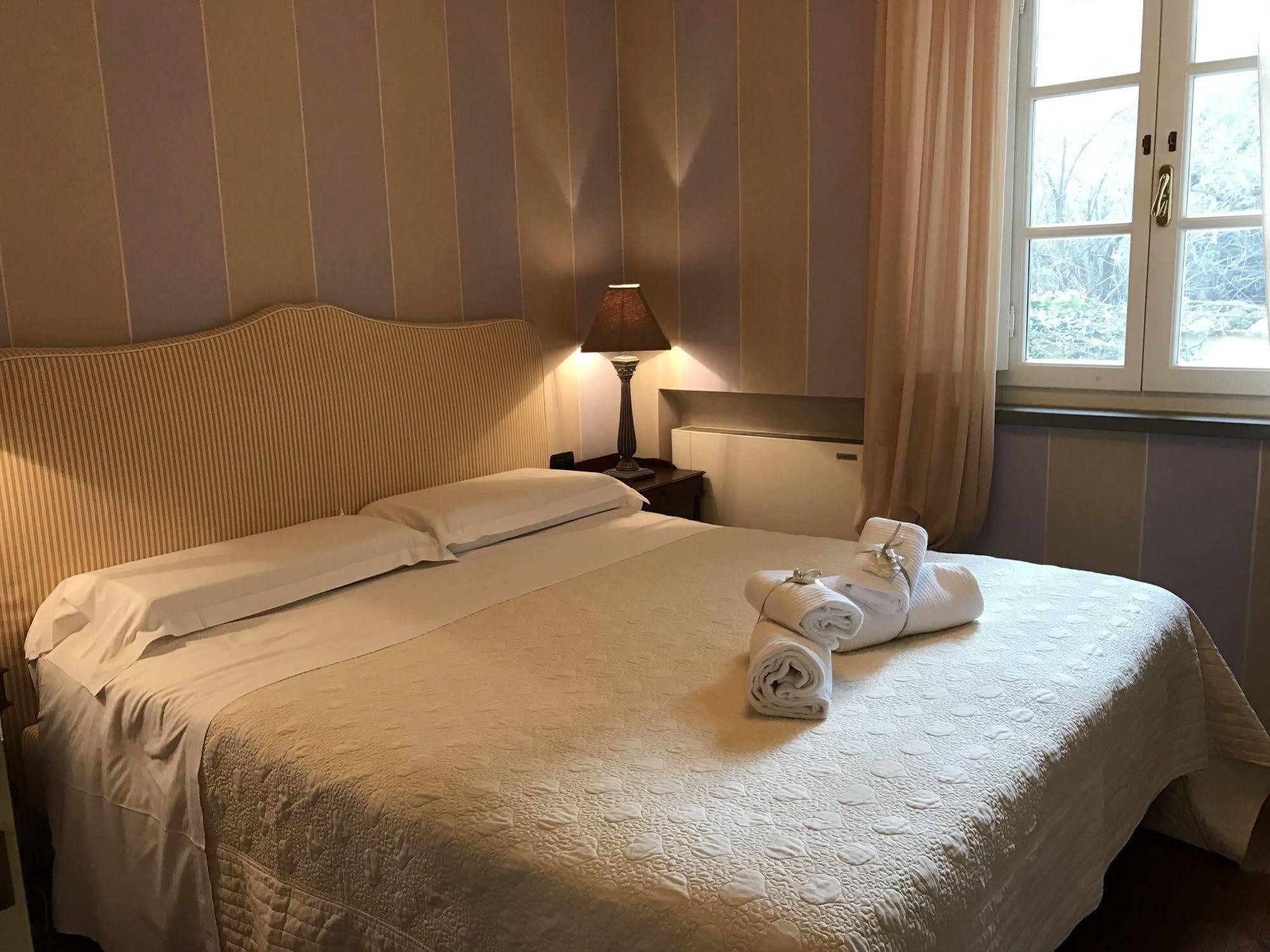 لوكا At Home Bed And Breakfast المظهر الخارجي الصورة